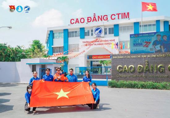 Đoàn viên, thanh niên CTIM hòa cùng không khí rộn ràng của "Concert Quốc gia" - Chào mừng Lễ kỷ niệm 50 năm Ngày giải phóng miền Nam, thống nhất đất nước (30/4/1975 - 30/4/2025)