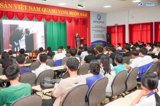 Tưng bừng Lễ khai mạc chào đón tân sinh viên K27 nhập học tại Cao đẳng CTIM