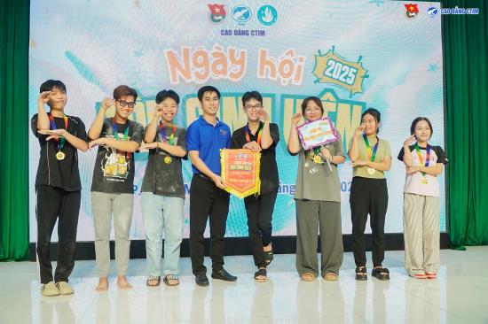 Ngày hội Tân sinh viên 2025 tại Cao đẳng CTIM – Trọn vẹn cảm xúc và nhiệt huyết tuổi trẻ