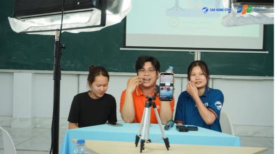 BÁO CÁO CHUYÊN ĐỀ “KỸ NĂNG BÁN HÀNG & ỨNG DỤNG THỰC HÀNH LIVESTREAM” – BẮT NHỊP XU HƯỚNG KINH DOANH SỐ TẠI CTIM