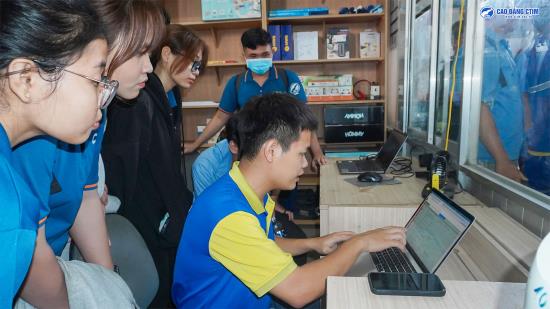 Sinh viên Cao đẳng CTIM tham quan trung tâm vận hành của Công ty CP Thợ Điện Máy Xanh – Trải nghiệm thực tế tại “trái tim” kho vận doanh nghiệp
