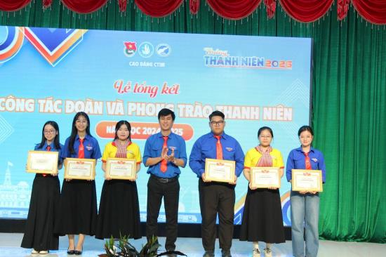 🌟 LỄ TỔNG KẾT CÔNG TÁC ĐOÀN VÀ PHONG TRÀO THANH NIÊN NĂM HỌC 2024-2025