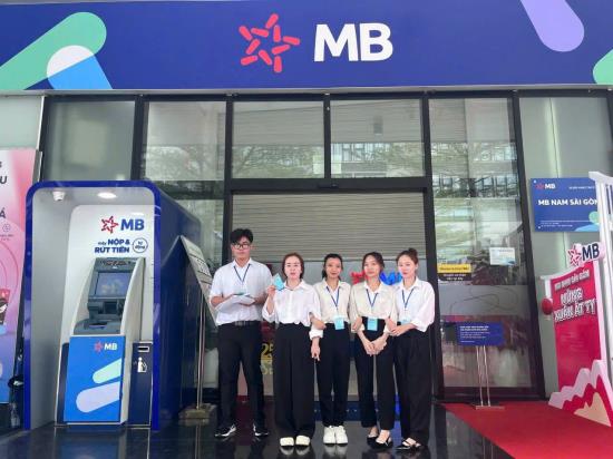 SINH VIÊN K25 NGÀNH TÀI CHÍNH NGÂN HÀNG CTIM BƯỚC VÀO KỲ THỰC TẬP TẠI MB BANK