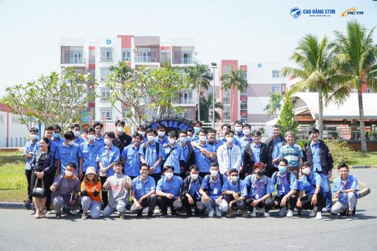 Sinh viên Khoa Công nghệ tham quan Công ty TNHH ACTR