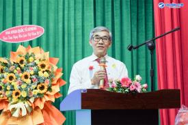 ThS. Nguyễn Thế Lực - Hiệu trưởng nhà trường trao gửi thư cảm ơn đến BTC Hội cựu sinh viên CTIM