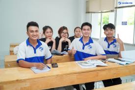 Không khí hào hứng trong buổi học tiếng Anh của sinh viên K27 CTIM