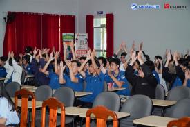 HỘI THẢO ĐỊNH HƯỚNG NGHỀ NGHIỆP & WORKSHOP “TỐT NGHIỆP TRƯỜNG HỌC – TIẾN BƯỚC TRƯỜNG ĐỜI”