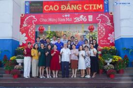 Không khí Tết Bính Ngọ rộn ràng tại Cao đẳng CTIM – Sắc xuân ngập tràn khuôn viên trường