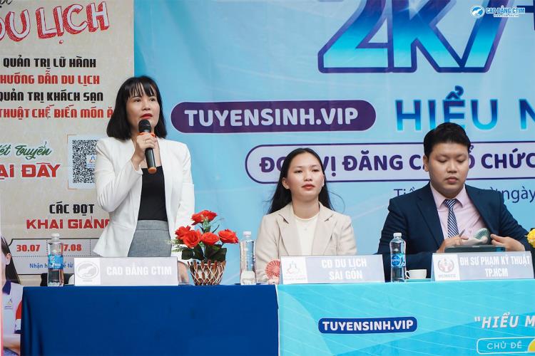 Khởi Động Mùa Tư Vấn Hướng Nghiệp 2025: Cao Đẳng CTIM Đồng Hành Cùng Học Sinh 12