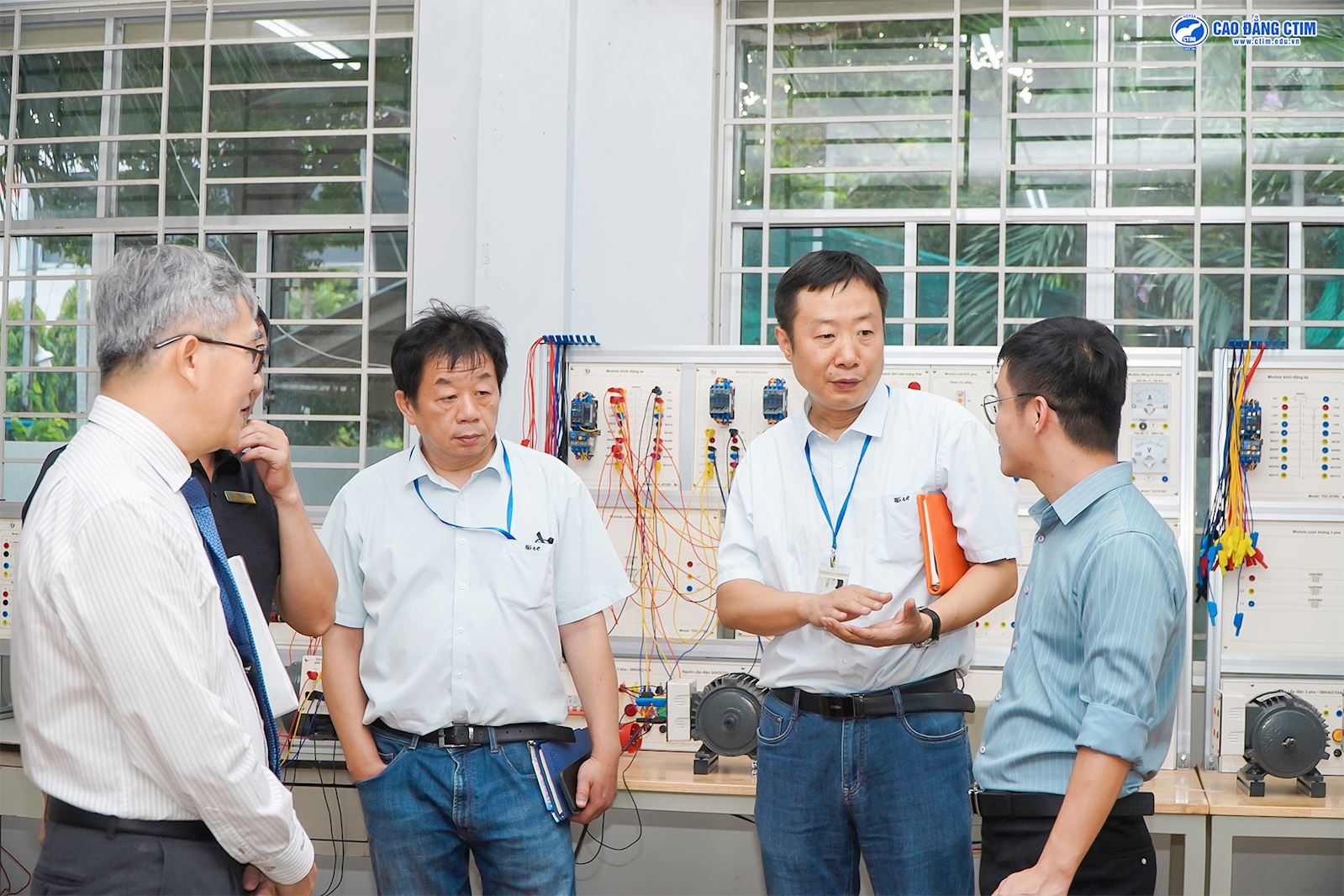 Công Ty TNHH Ka Hong (Viet Nam) đến thăm và trao đổi về việc tuyển dụng ...