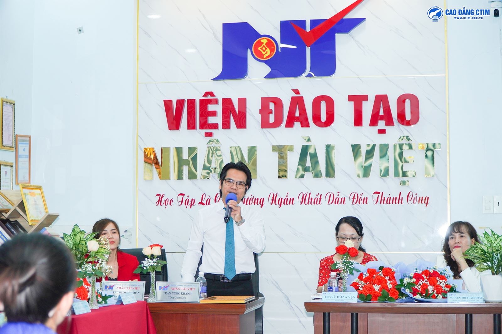 Cao-dang-ctim-co-dip-den-%20tham-quan-cong-ty-ke-toan-kiem-toan-nhan-tai-viet