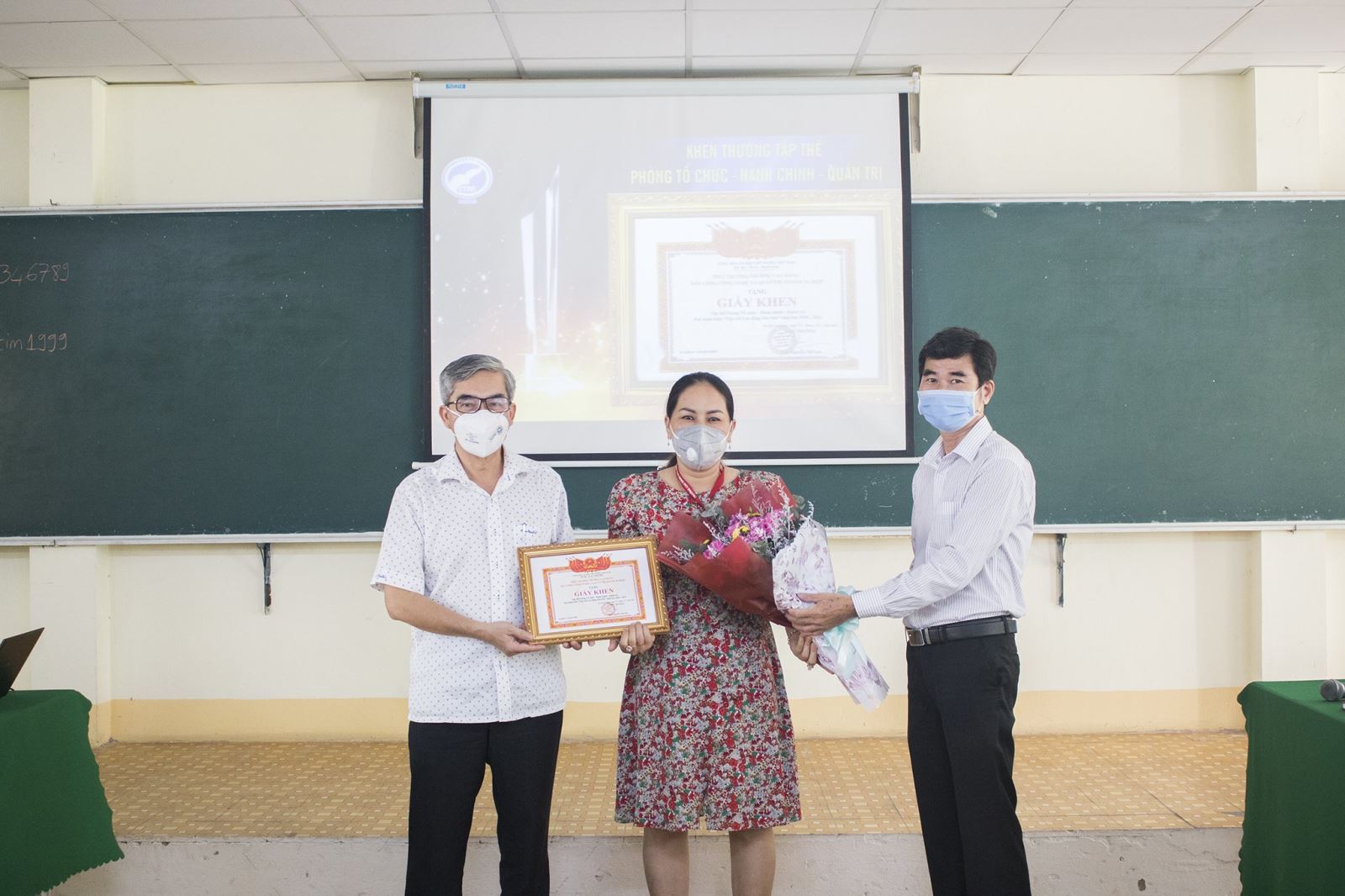 trao-thuong-phong-to-chuc-hanh-chinh