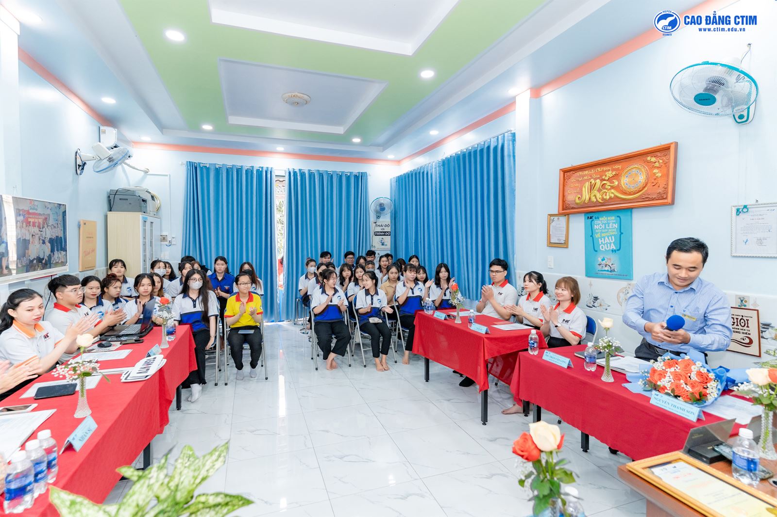 Sinh-vien-Cao-dang-ctim-tham-quan-cong-ty-ke-toan-kiem-toan-nhan-tai-viet