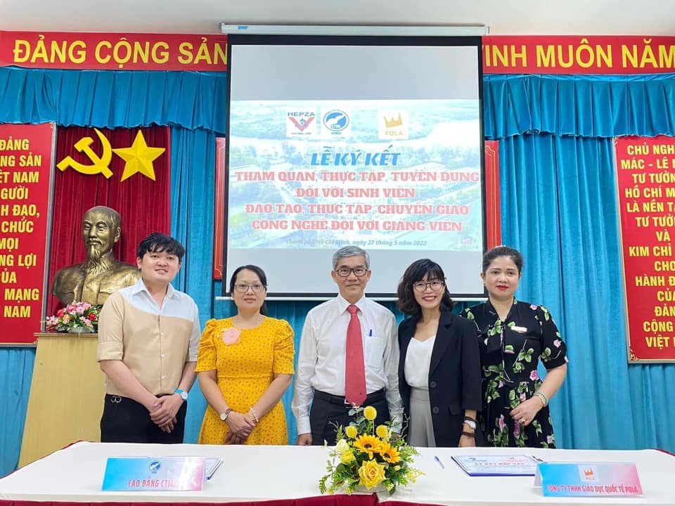 cao-dang-ctim-va-ngoai-ngu-quoc-te