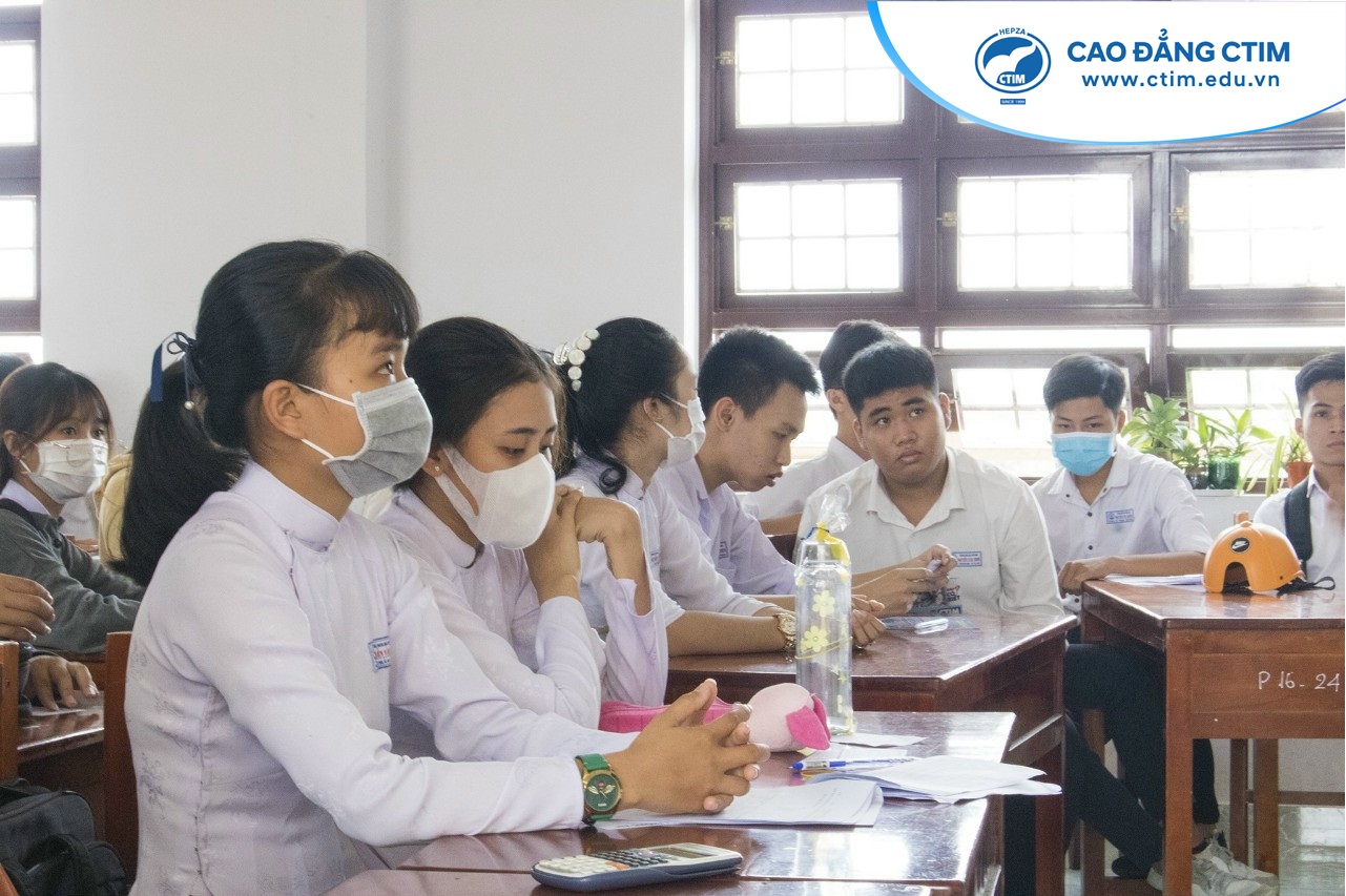 nganh-co-khi-xet-tuyen-to-hop-nhung-mon-gi