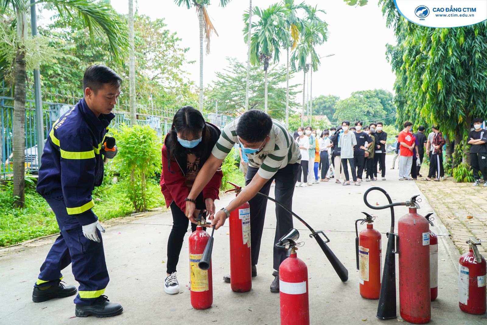 sinh-vien-ky-tuc-xa-thuc-hanh