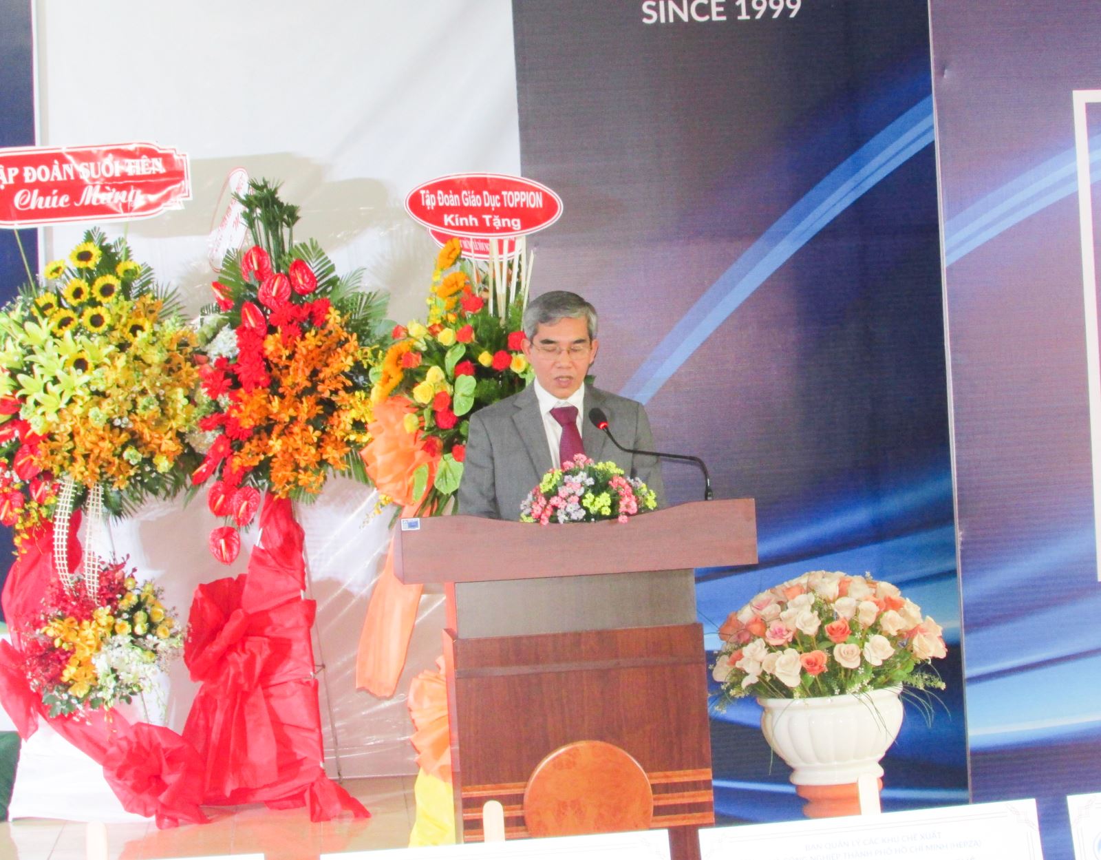 trao-bang-tot-nghiep