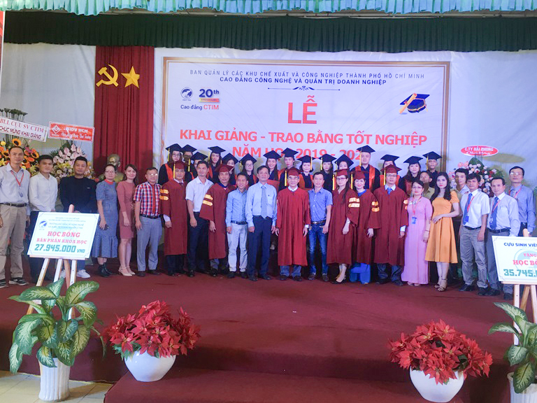 /trao-bang-tot-nghiep