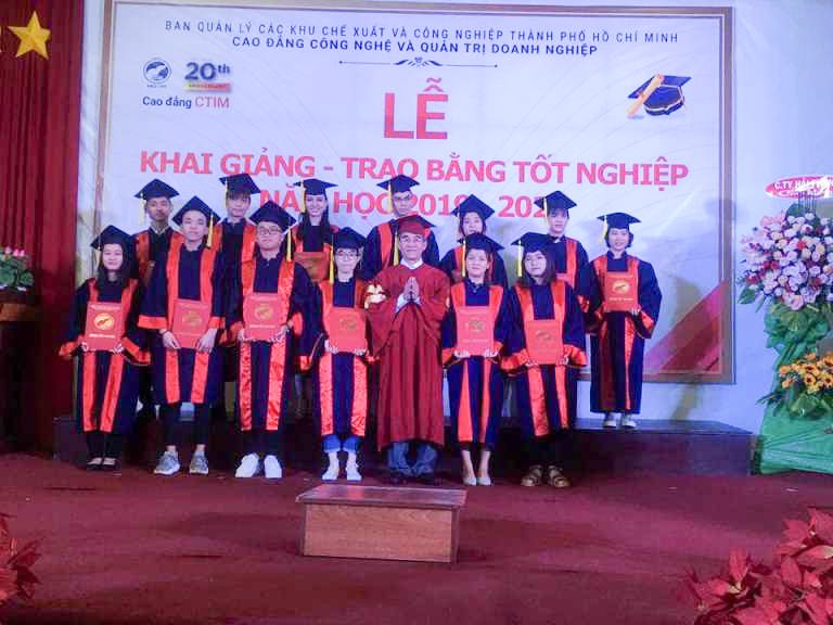 trao-bang-tot-nghiep