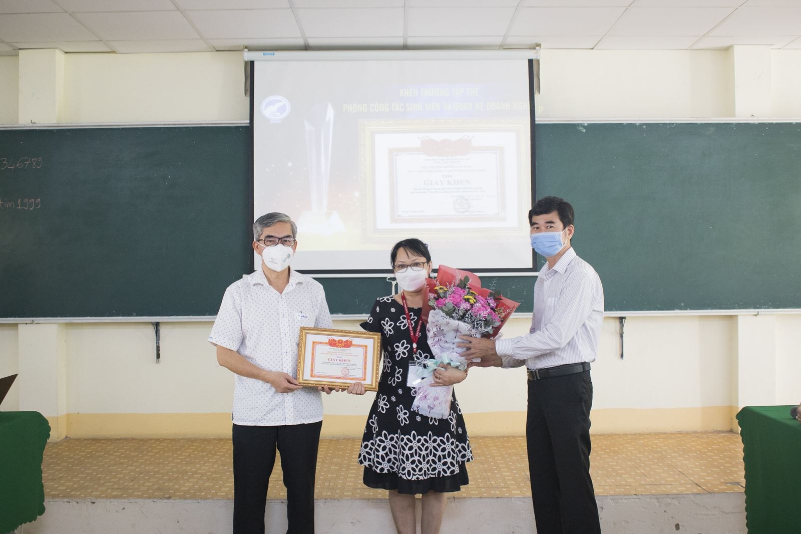 trao-thuong-phong-cong-tac-sinh-vien