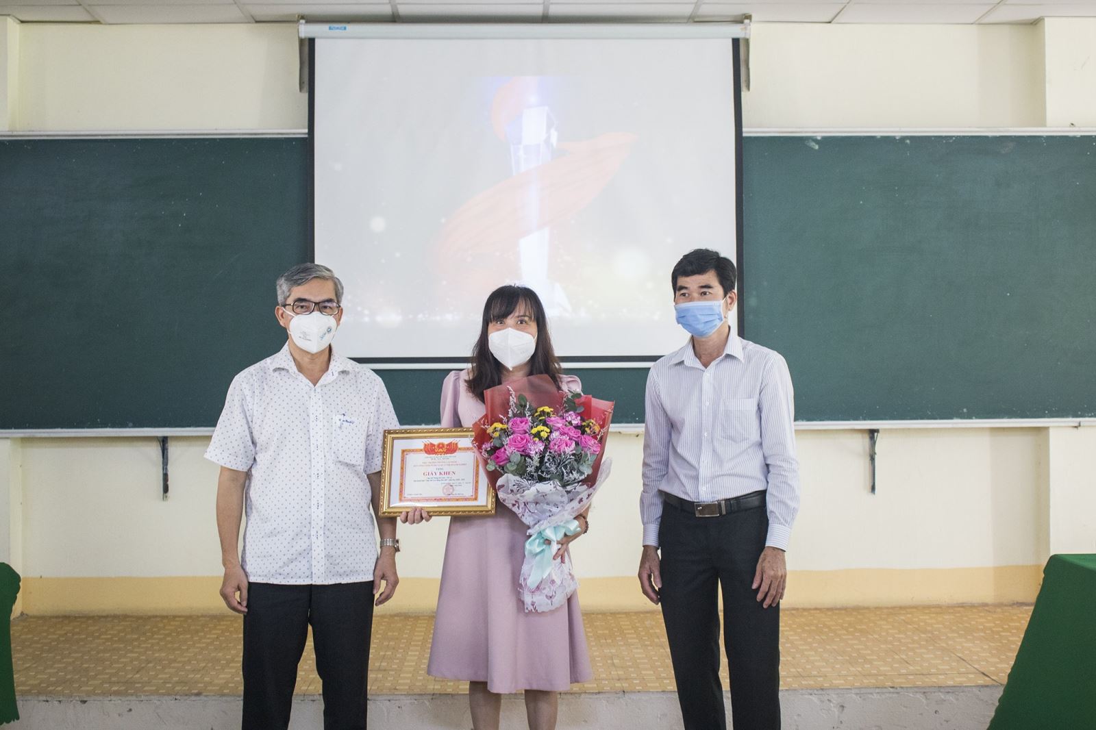 trao-thuong-phong-ke-toan-tai-vu